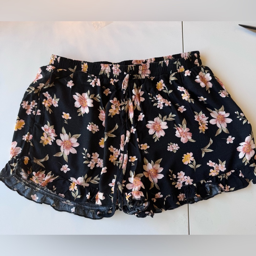 American Eagle Outfitters Floral Flowy Shorts